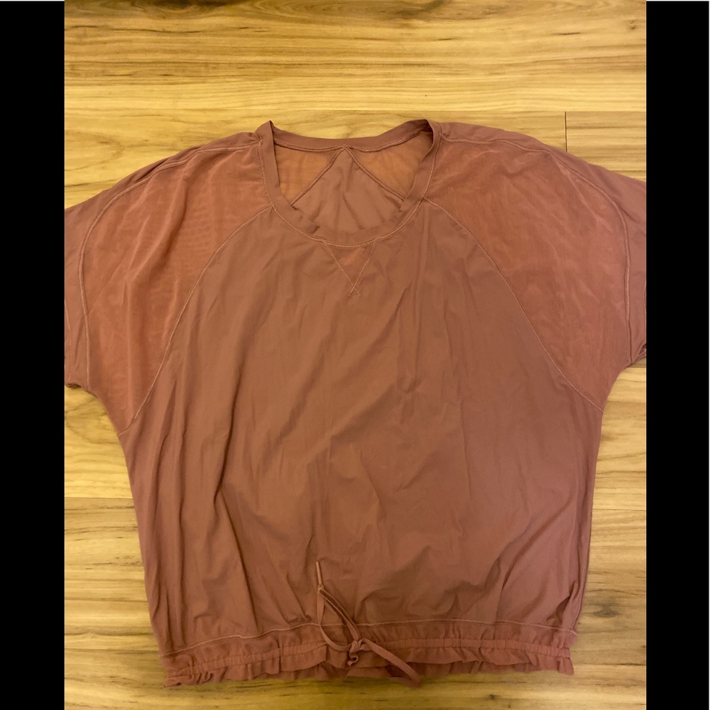 Pink lululemon top sz 6 pink color